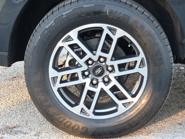 New 2025 Ford Expedition Active RWD image 9