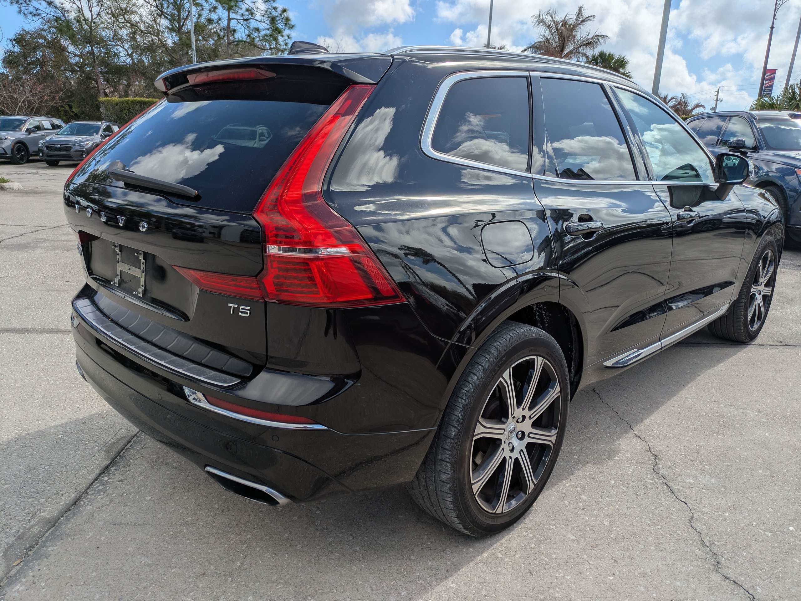 Used 2021 Volvo XC60 T5 Inscription w/ Protection Package Premier image 4