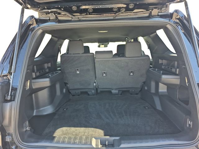 Used 2025 Toyota 4Runner SR5 AWD/4WD image 19