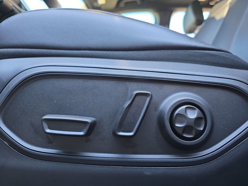 New 2025 Jeep Grand Cherokee Limited w/ Black Appearance Package image 30