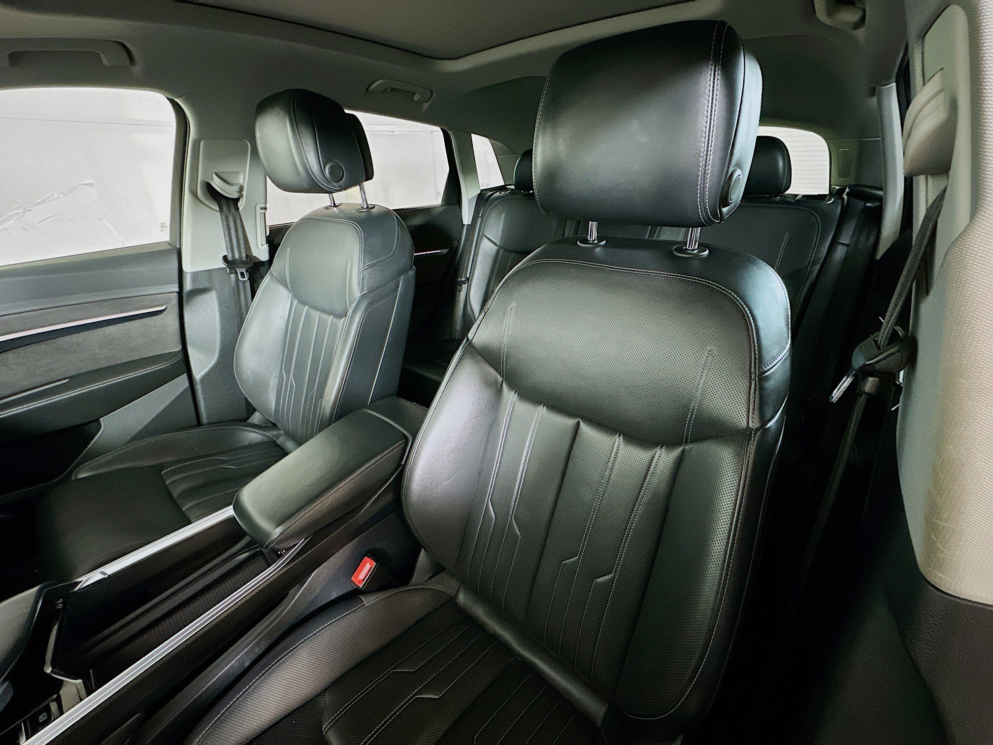 Used 2019 Audi e-tron Prestige w/ Prestige Package image 21