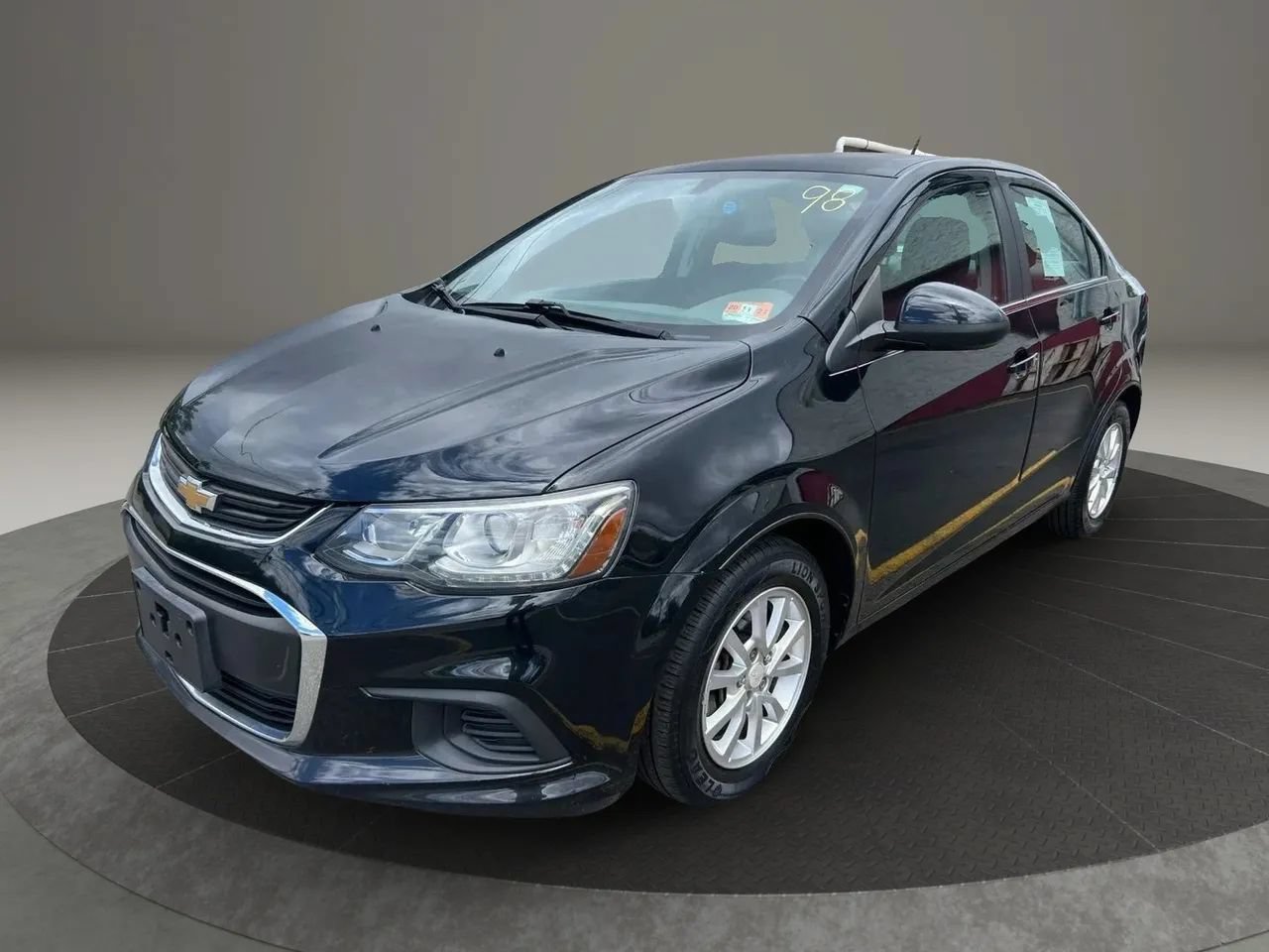 Used 2017 Chevrolet Sonic LT w/ Convenience Package FWD image 1