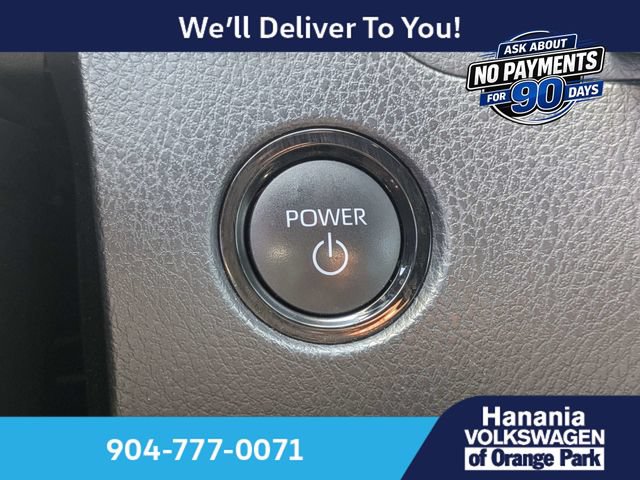 Used 2025 Toyota Camry SE w/ Convenience Package FWD image 31