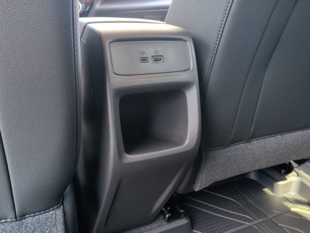 New 2026 Chevrolet Trax LT w/ Driver Confidence Package FWD image 32