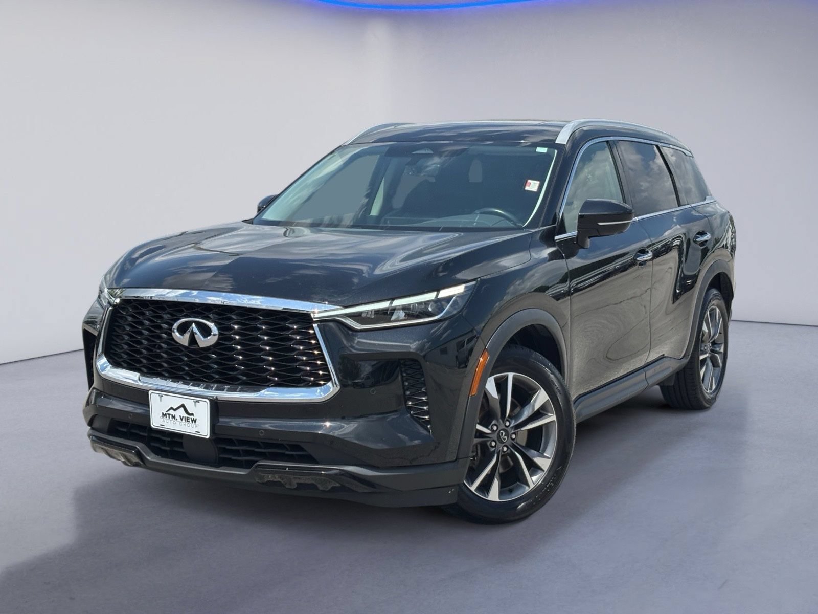 Used 2023 INFINITI QX60 Luxe AWD/4WD image 2