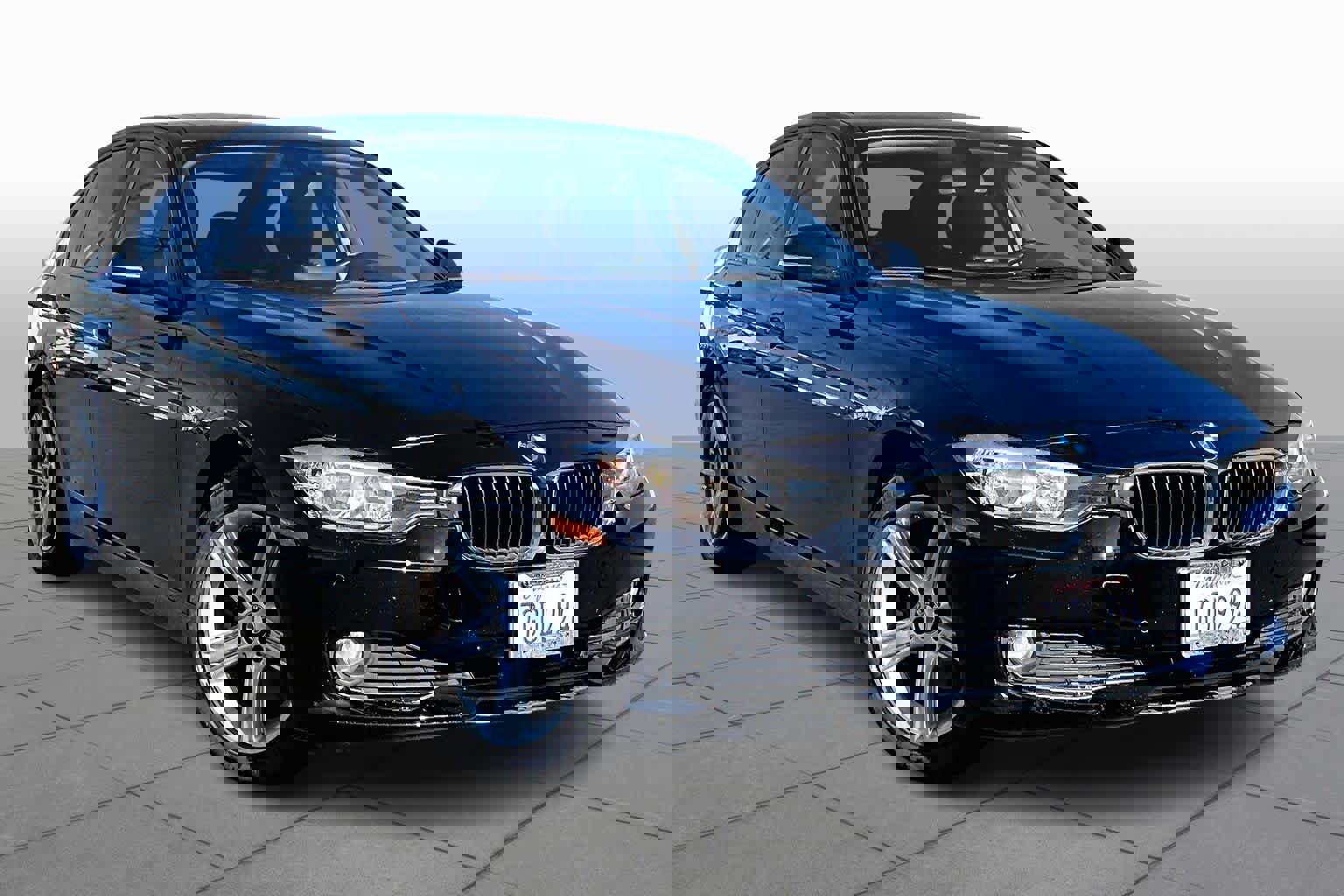 Used 2014 BMW 320i Sedan image 2