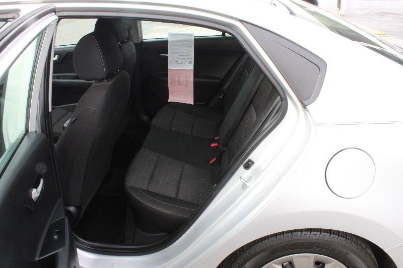 Used 2020 Kia Rio S image 11