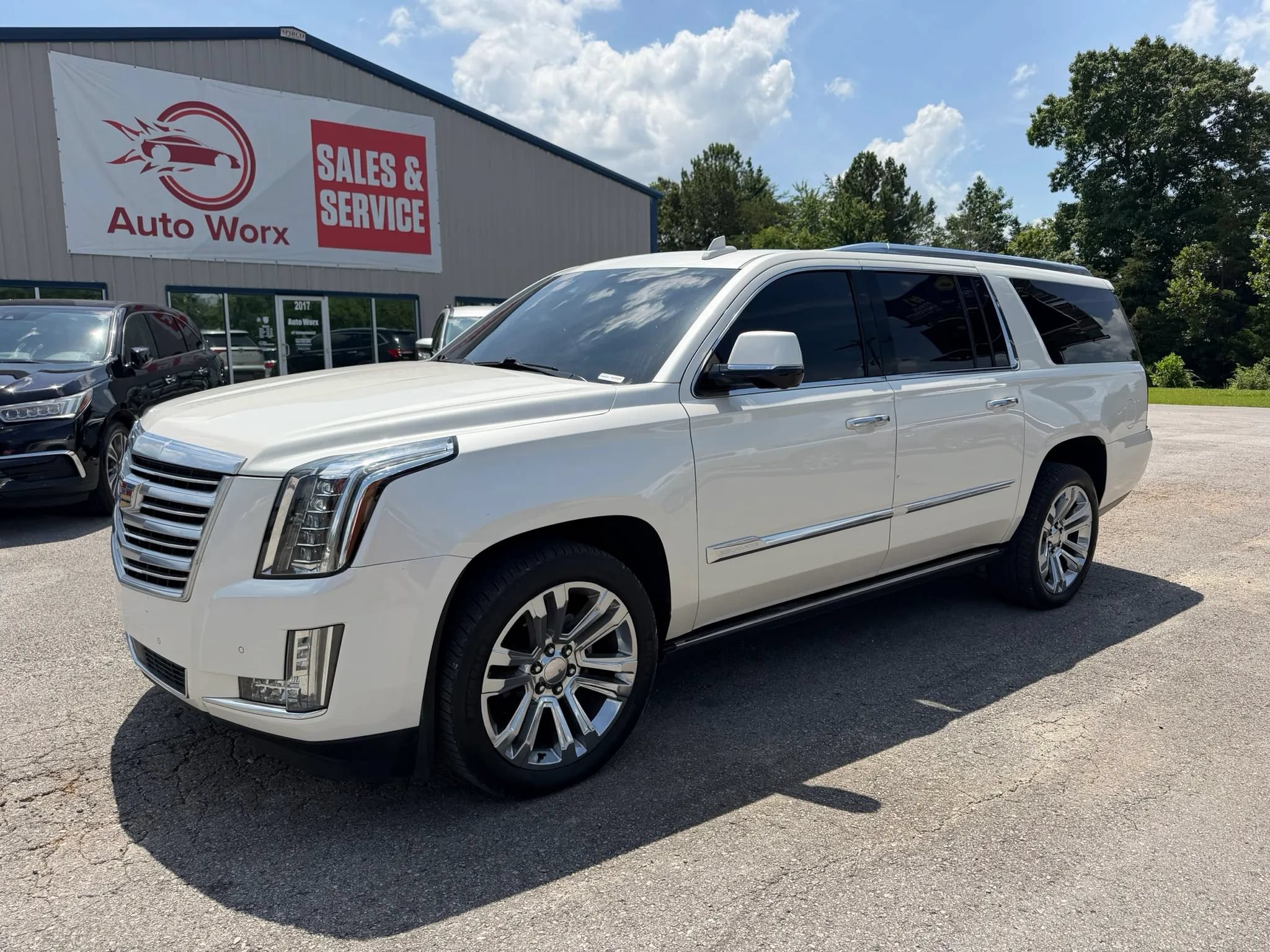 Used 2015 Cadillac Escalade ESV Platinum AWD/4WD image 33