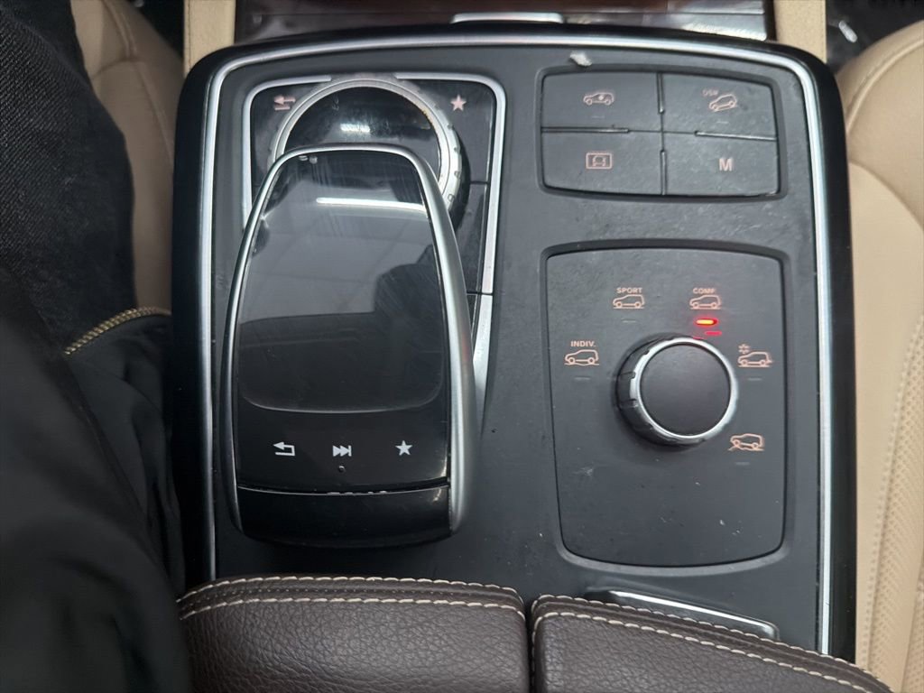 Used 2017 Mercedes-Benz GLS 550 4MATIC image 38