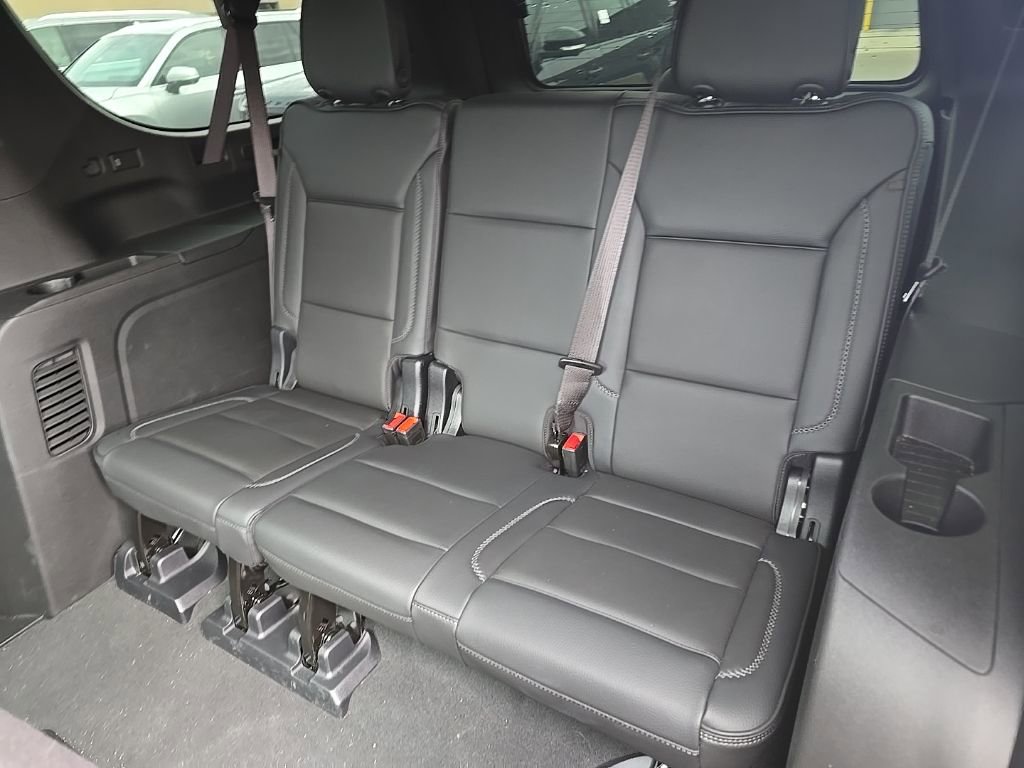 Used 2025 GMC Yukon XL Denali w/ Denali Reserve Package image 19