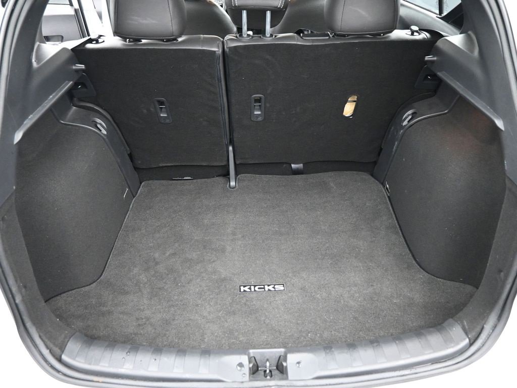 Used 2023 Nissan Kicks SV image 14