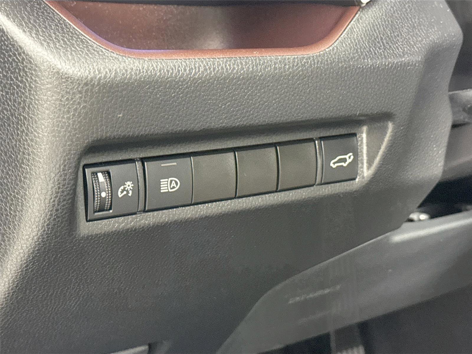 Used 2022 Toyota RAV4 Limited image 15