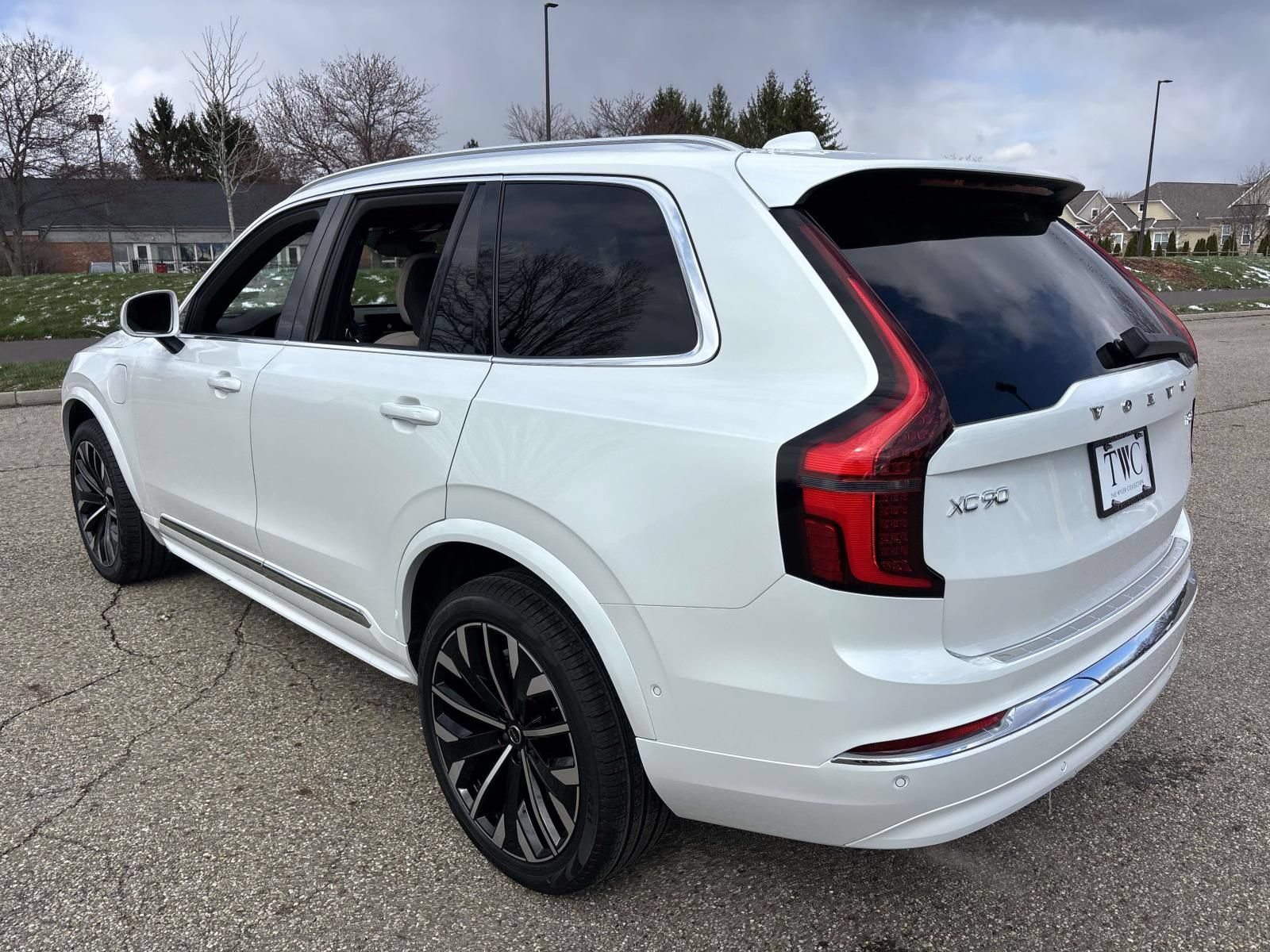 New 2026 Volvo XC90 T8 Plus w/ Protection Package Premier AWD/4WD image 7