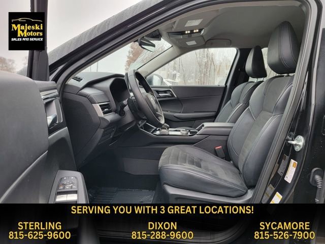 Used 2025 Mitsubishi Outlander SE image 21