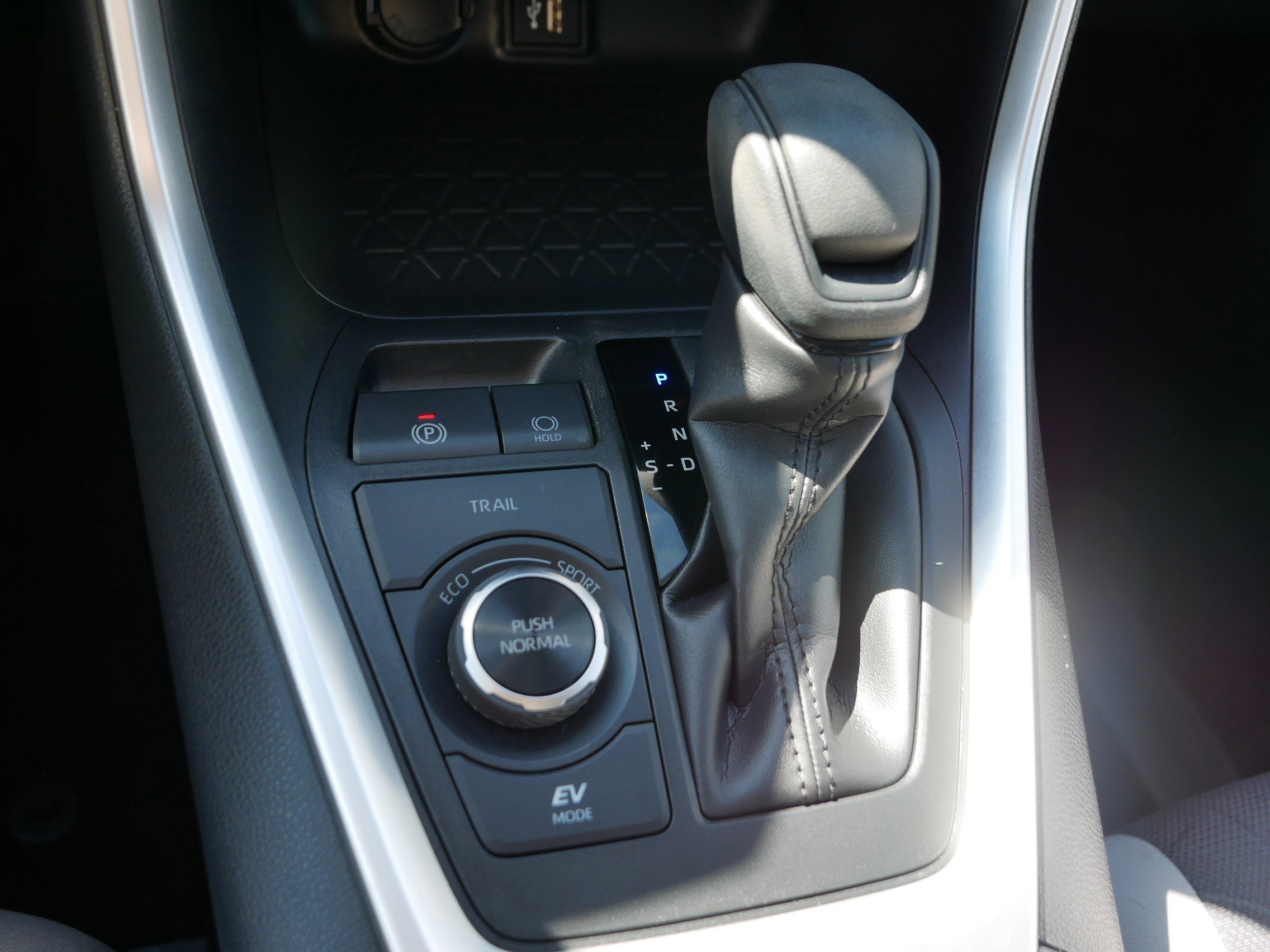 Used 2023 Toyota RAV4 XLE w/ Convenience Package AWD/4WD image 24