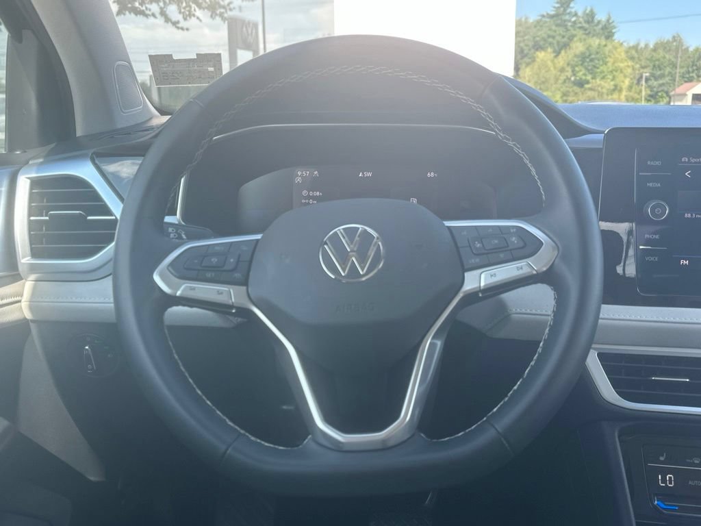 Used 2026 Volkswagen Taos SE w/ Panoramic Sunroof Package AWD/4WD image 20