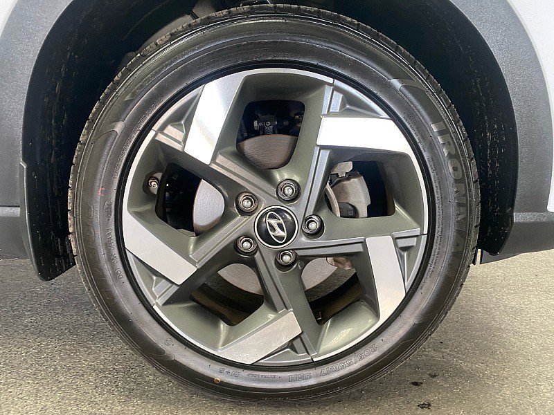 Used 2023 Hyundai Venue Limited image 26