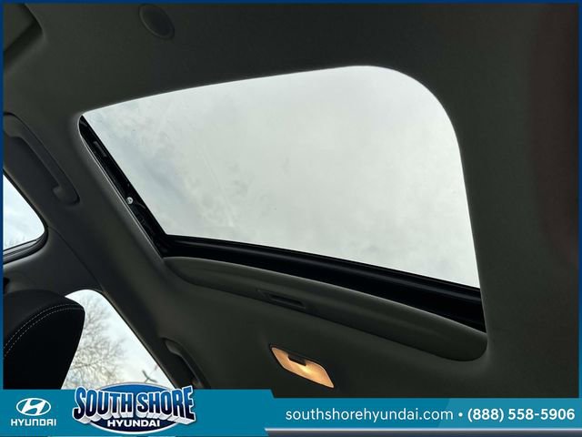 Certified 2023 Hyundai Venue SEL w/ Cargo Package image 19