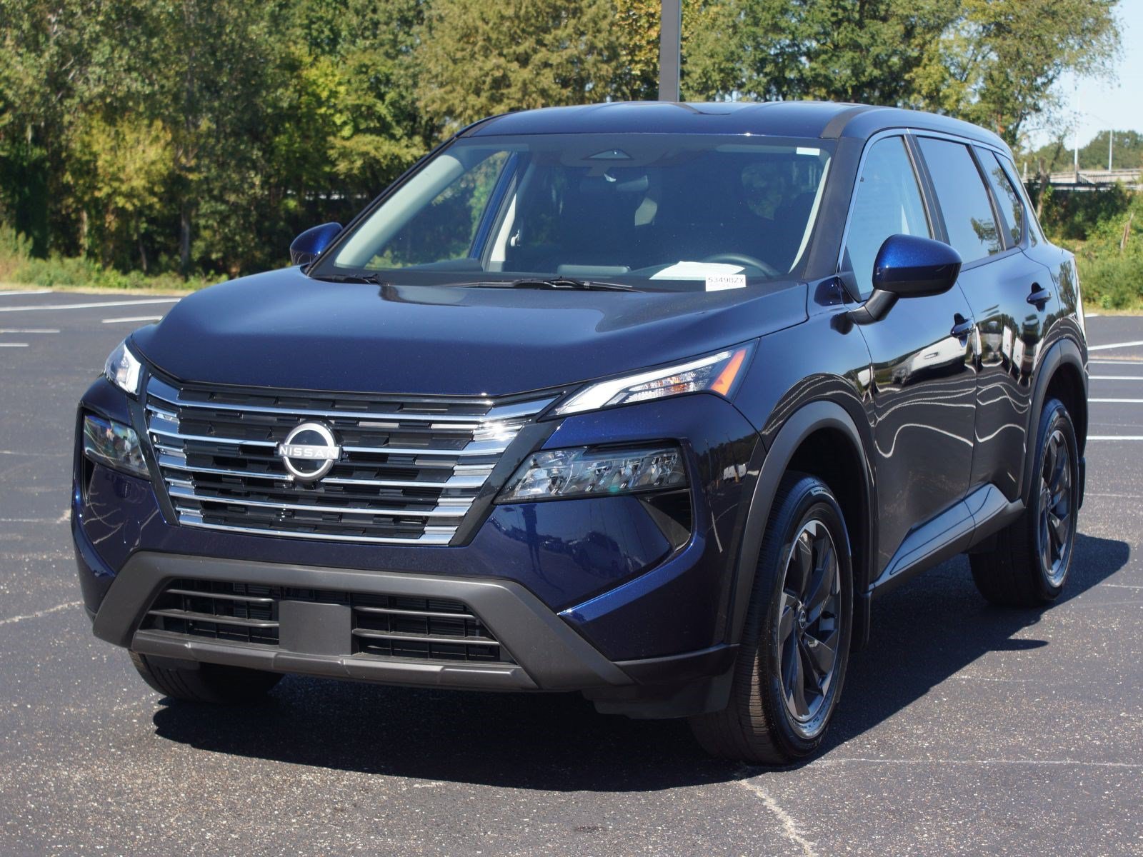 Used 2026 Nissan Rogue SV FWD image 2