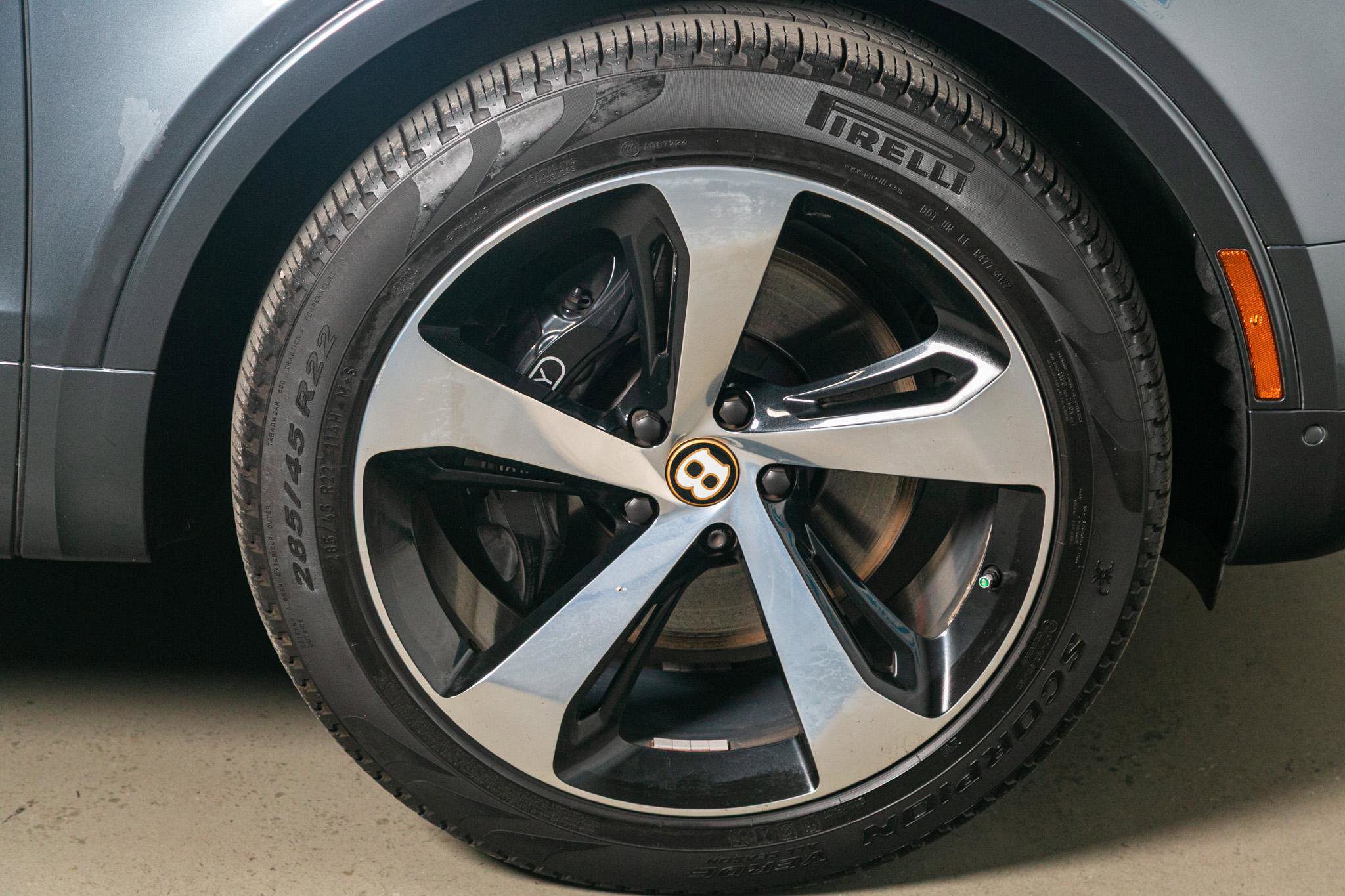 Used 2019 Bentley Bentayga image 51