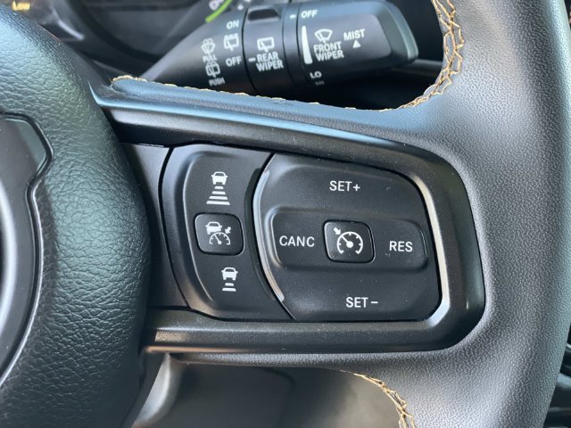 Used 2024 Jeep Wrangler Unlimited AWD/4WD image 9