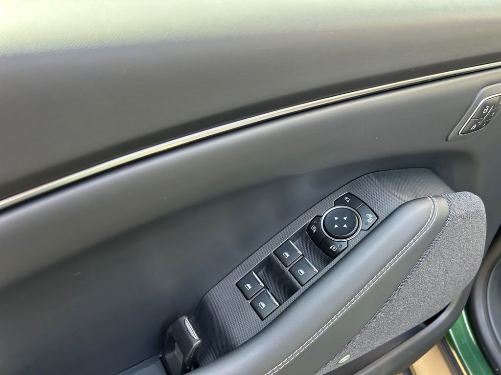 Used 2025 Ford Mustang Mach-E Premium AWD/4WD image 22