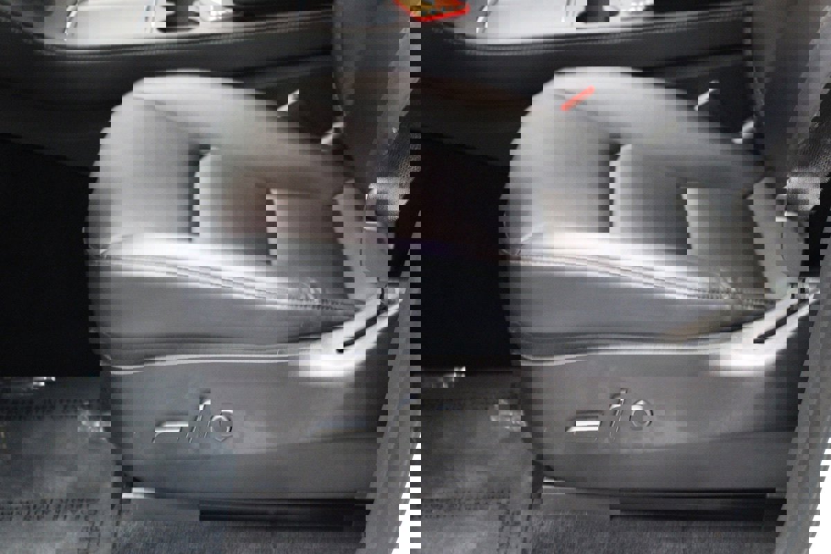 Used 2022 Tesla Model Y Long Range image 30