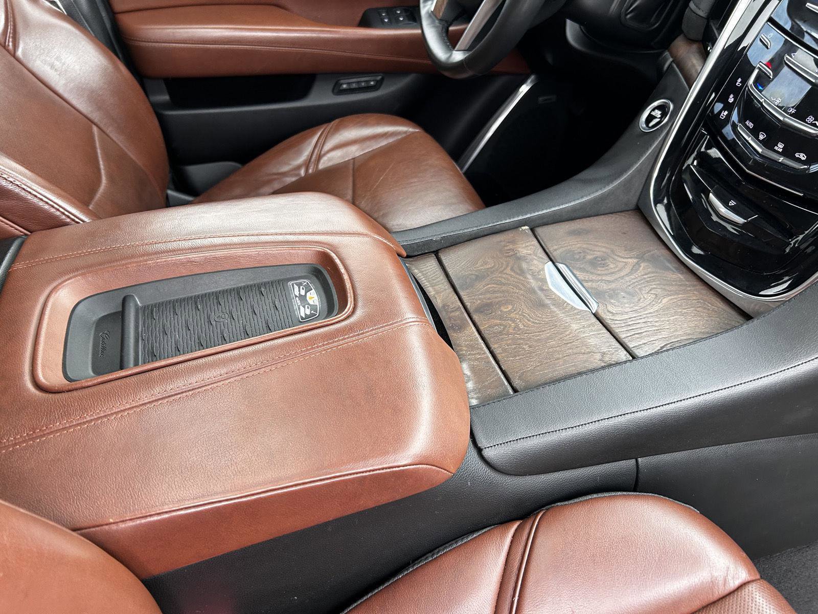 Used 2017 Cadillac Escalade Luxury image 27