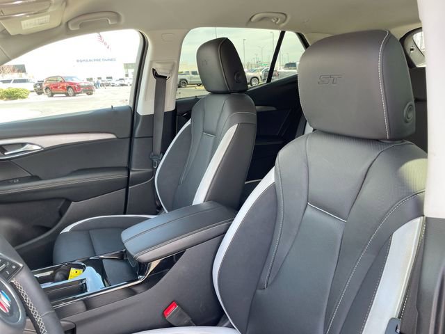 Used 2025 Buick Envision Sport Touring image 10