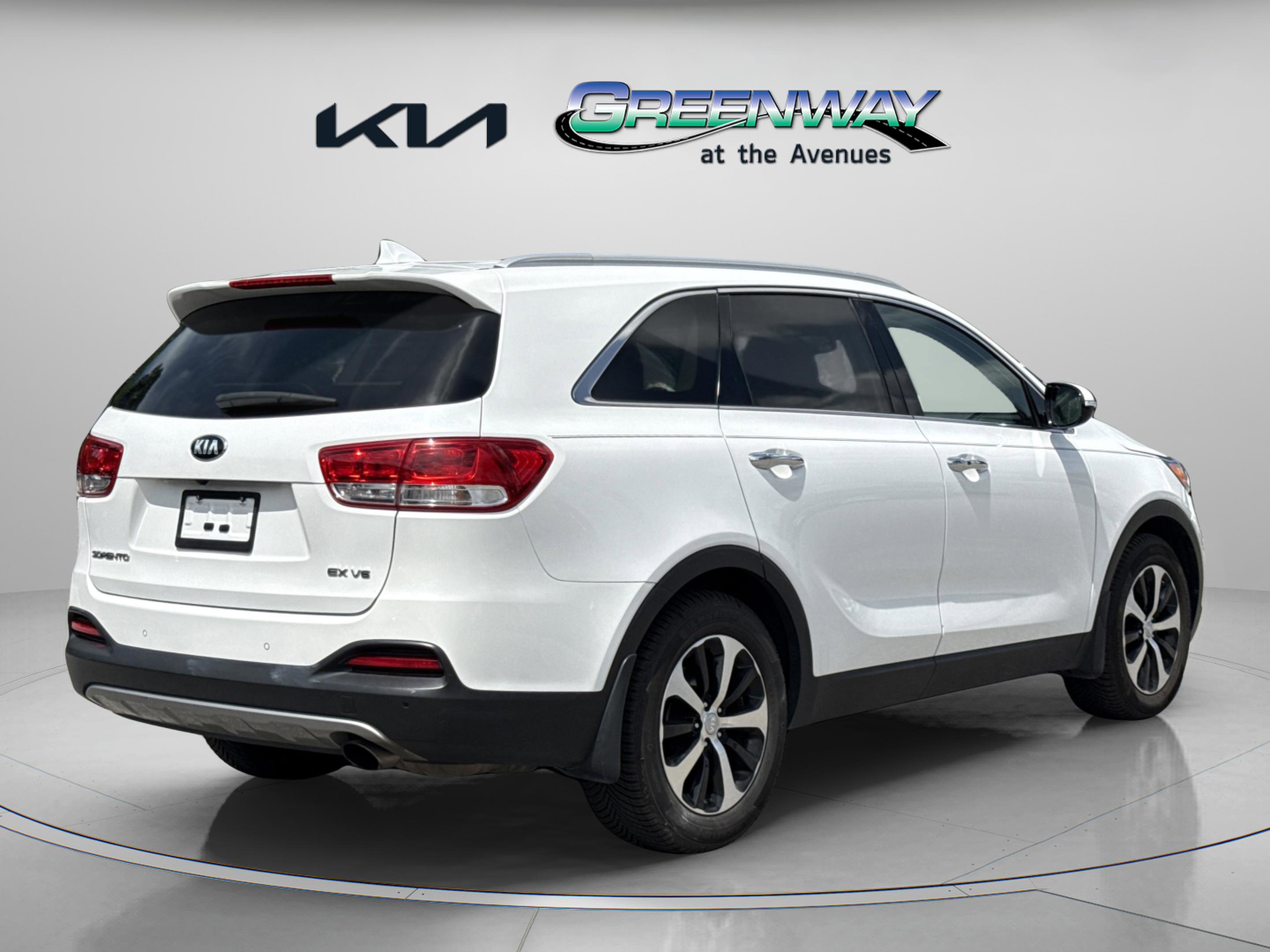 Used 2017 Kia Sorento EX w/ EX V6 Premium Package FWD image 8