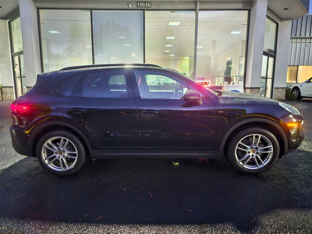 Used 2022 Porsche Cayenne image 8