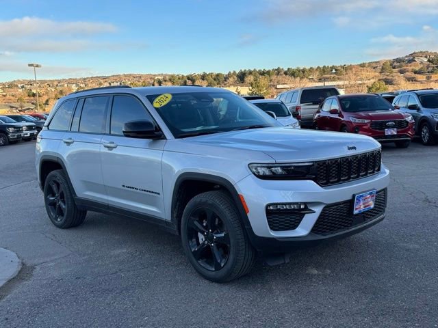 Certified 2024 Jeep Grand Cherokee Limited w/ Black Appearance Package image 9