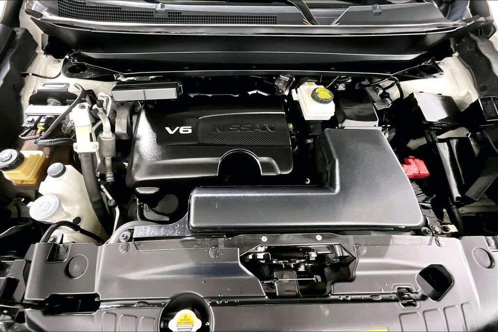 Used 2018 Nissan Pathfinder Platinum image 9