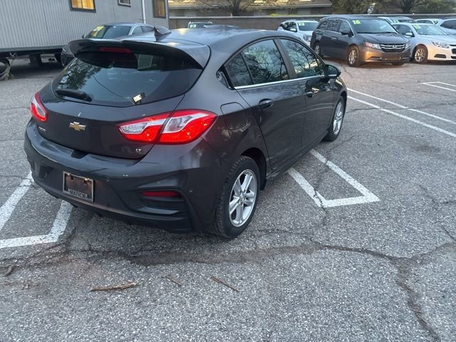 Used 2018 Chevrolet Cruze LT w/ Convenience Package FWD image 3