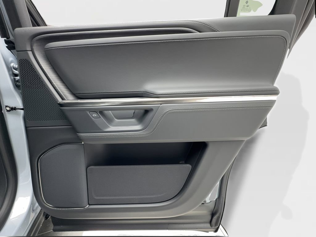 Used 2026 Rivian R1S Adventure image 28