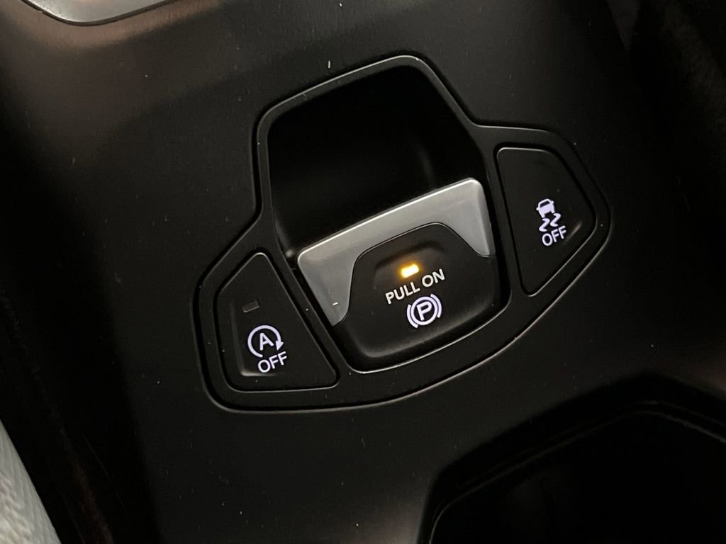 Used 2023 Jeep Renegade Trailhawk AWD/4WD image 34