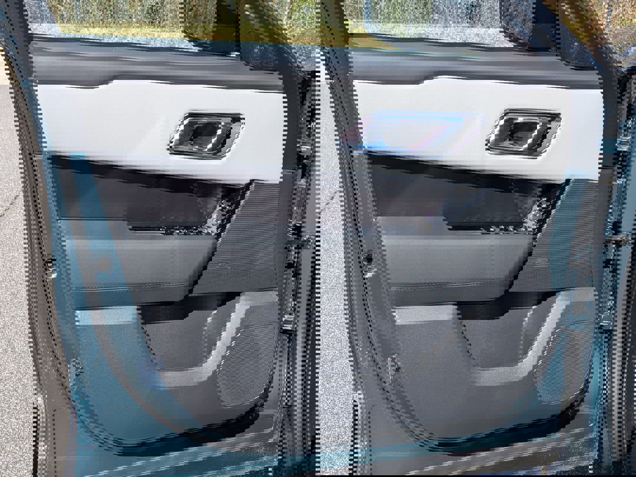 New 2026 Land Rover Range Rover Velar Dynamic SE AWD/4WD image 17