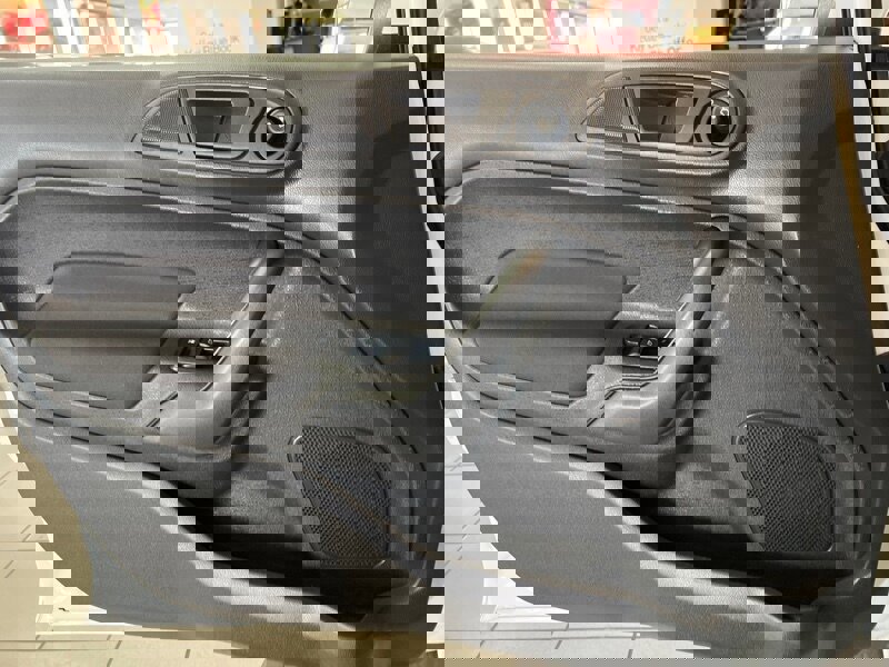 Used 2018 Ford Fiesta SE image 21