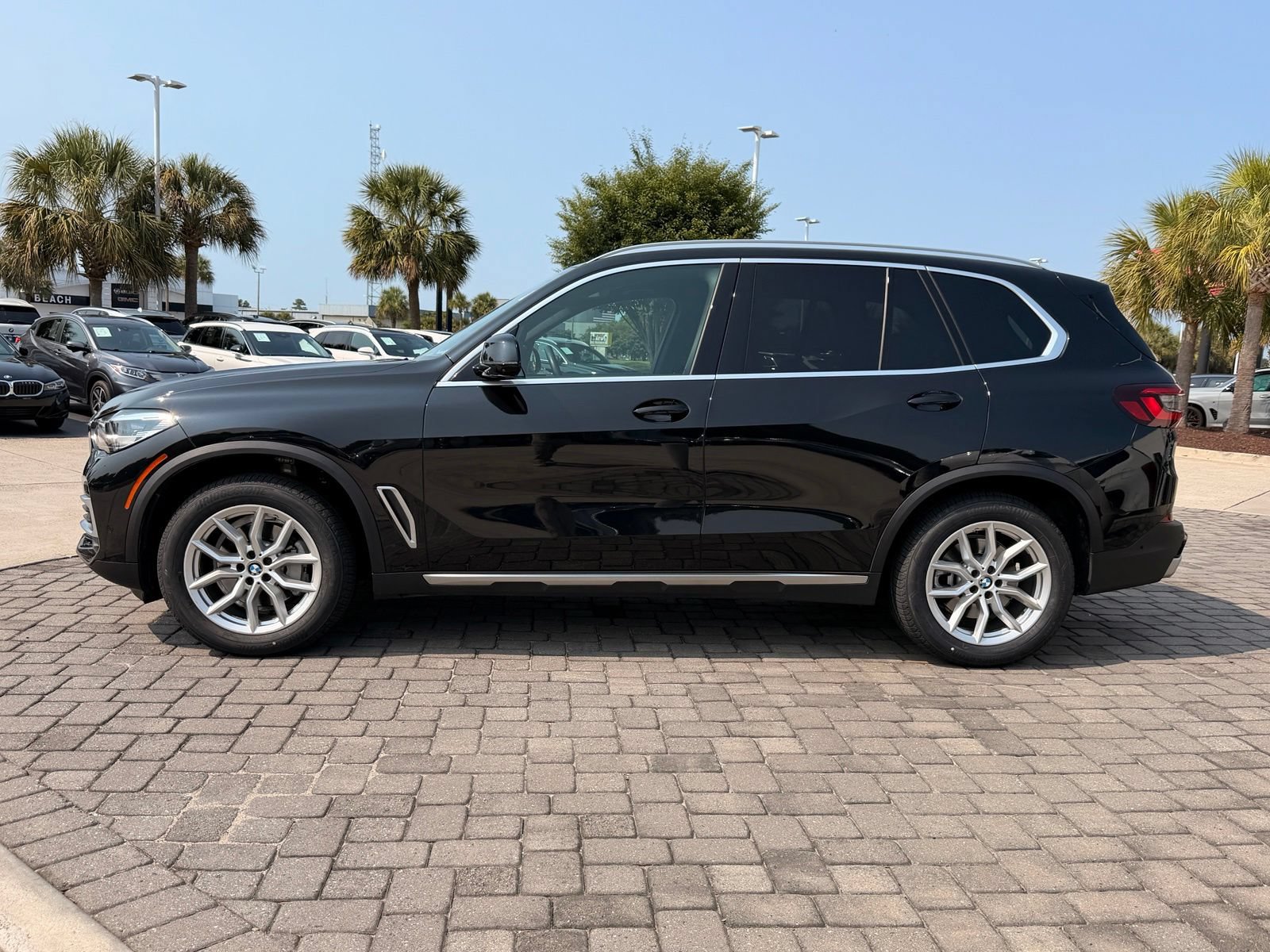 Used 2023 BMW X5 xDrive40i w/ Premium Package AWD/4WD image 12