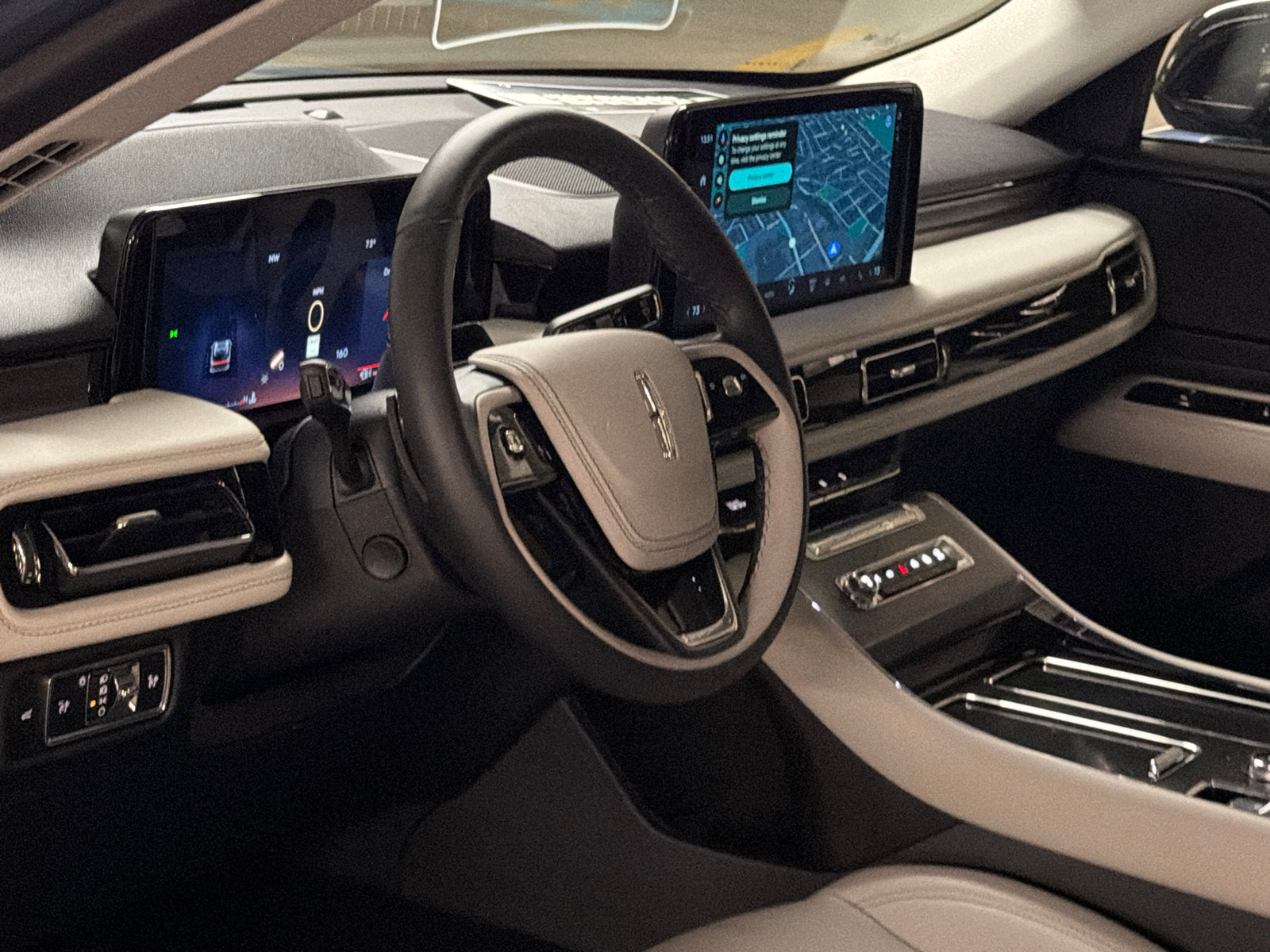 New 2027 Lincoln Aviator AWD image 17