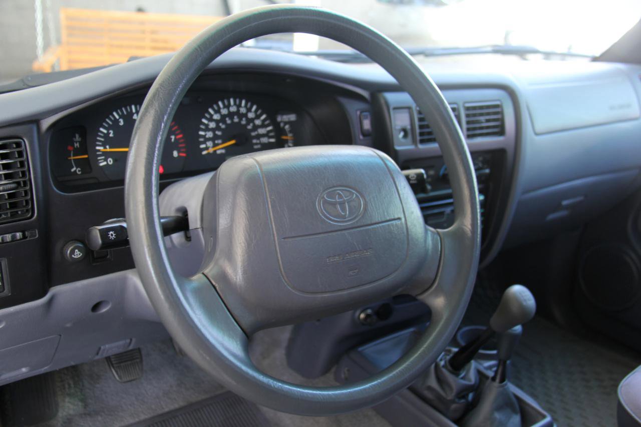 Used 2000 Toyota Tacoma 4x4 Regular Cab image 12