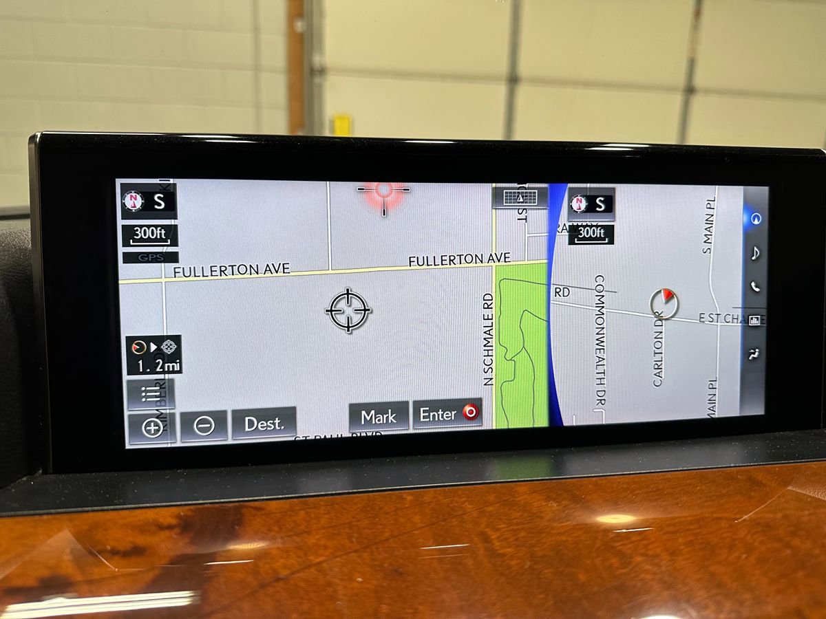 Used 2016 Lexus LX 570 4WD w/ Luxury Package image 41