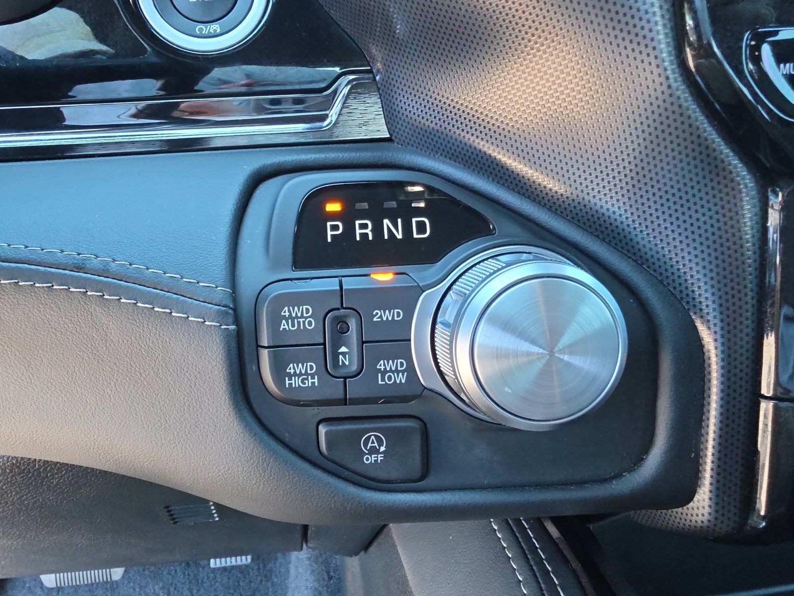 Used 2025 RAM 1500 Limited AWD/4WD image 24