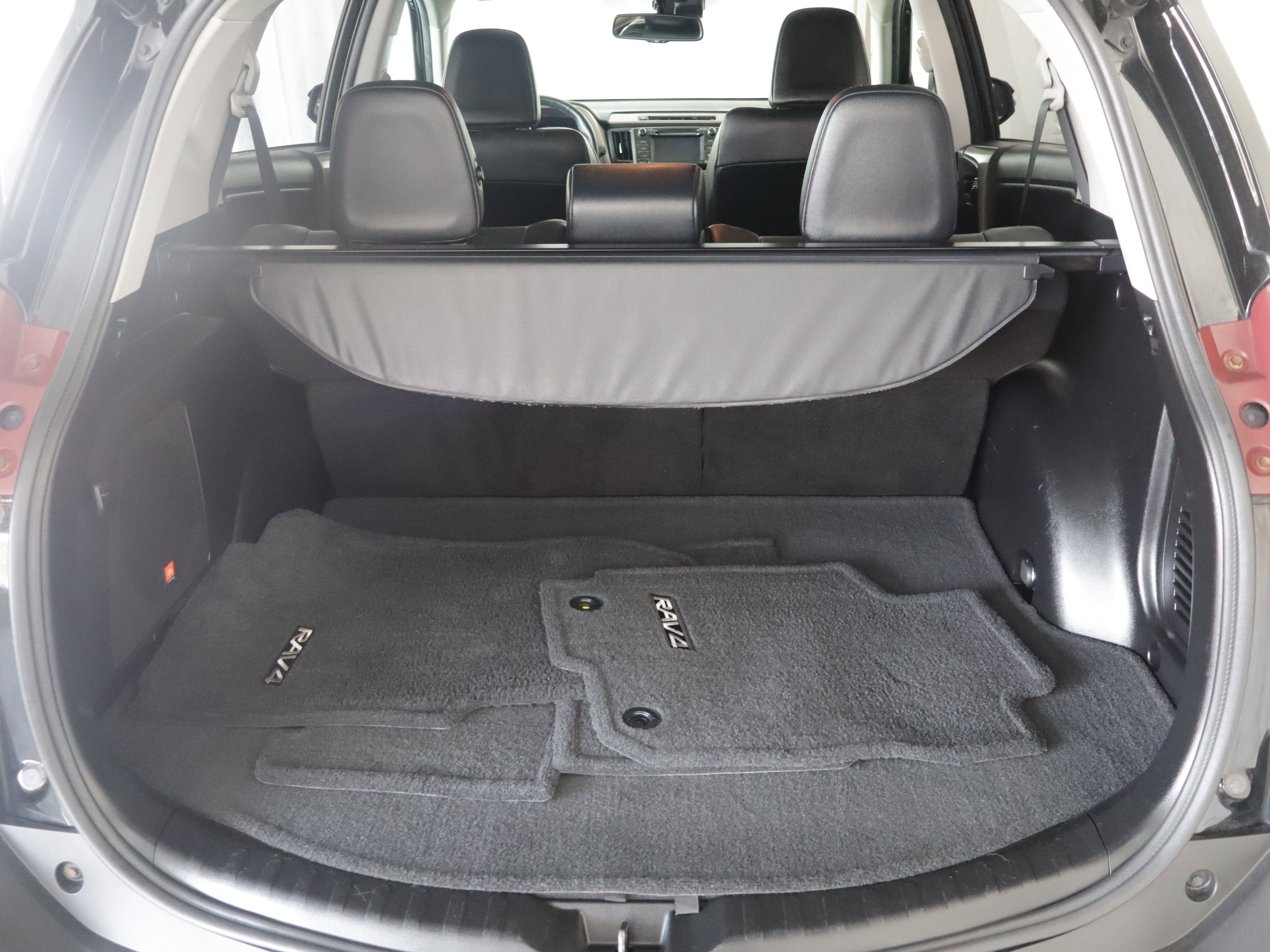 Used 2015 Toyota RAV4 Limited w/ Technology Package image 21