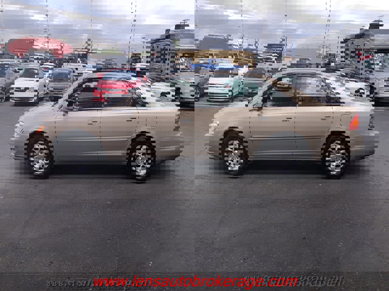 Used 2001 Toyota Avalon XLS FWD image 5