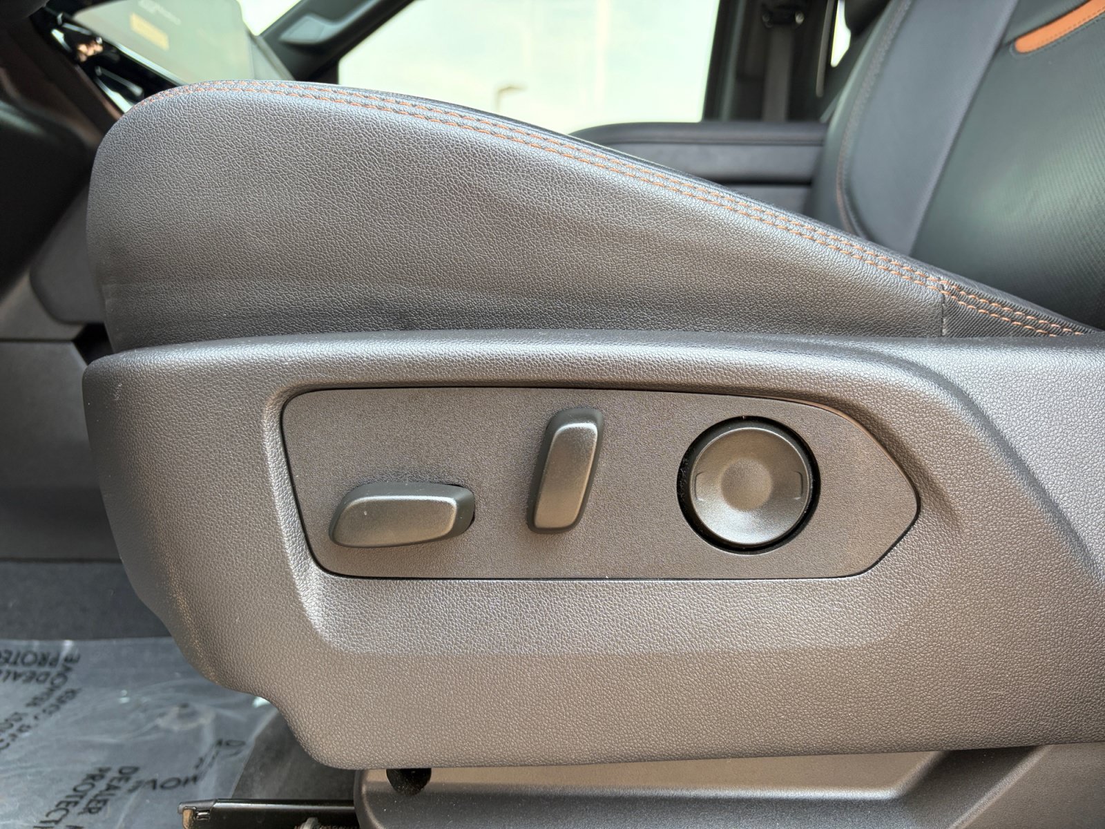 Used 2025 GMC Sierra 1500 AT4 AWD/4WD image 14