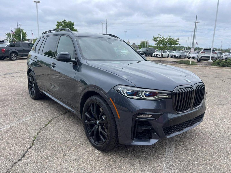 Used 2022 BMW X7 M50i w/ Luxury Seating Package image 2