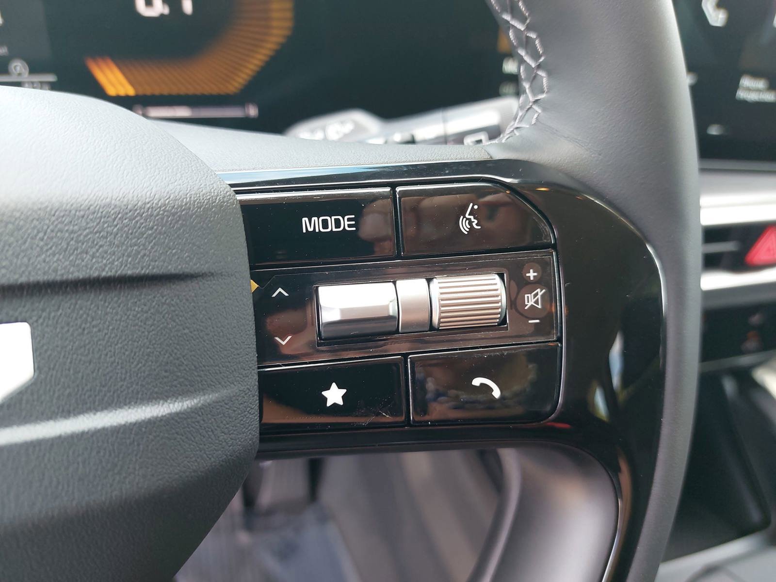 New 2026 Kia Sorento LX FWD image 19
