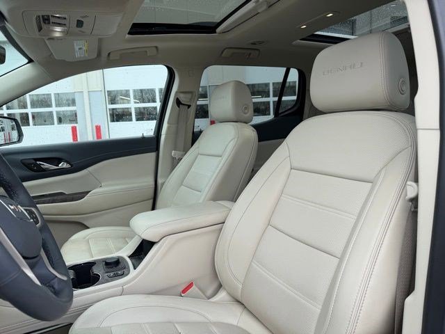 Used 2023 GMC Acadia Denali w/ Denali Ultimate Package image 13