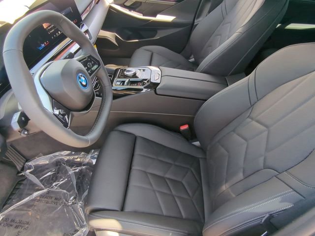 Used 2025 BMW i5 eDrive40i w/ Premium Package image 19